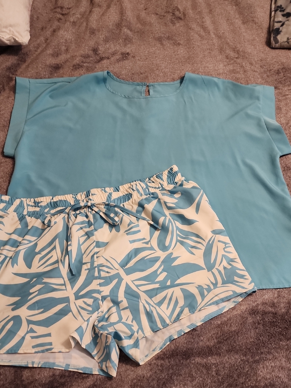 SHEIN Curve Light Blue Casual Top - 3XL and Matching Tropical Print Shorts 3XL